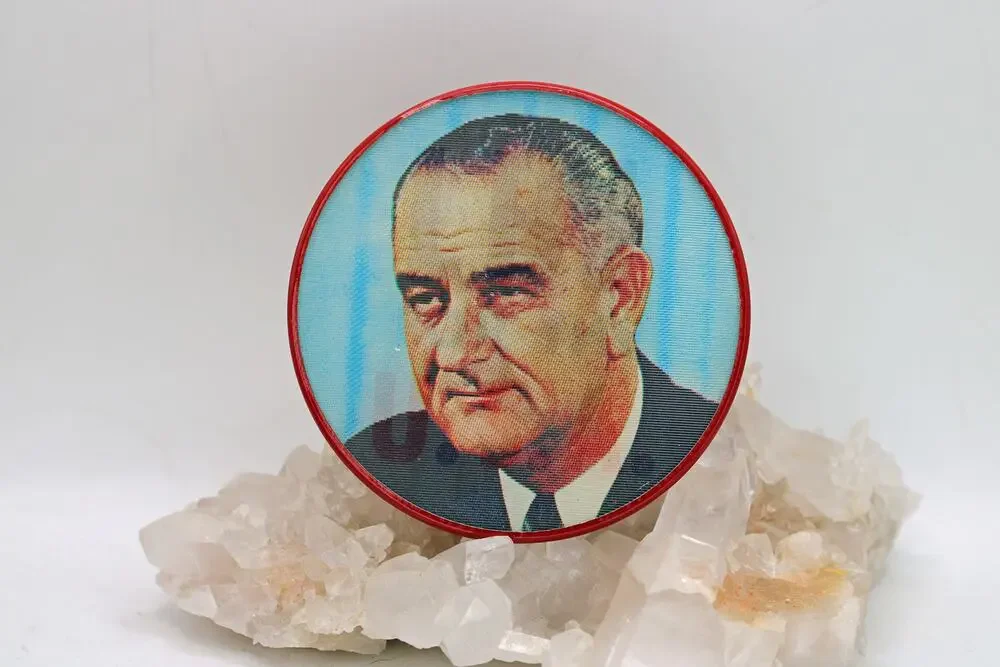 1964 Vari-Vue Lenticular Flicker Lydon B. Johnson Campaign Button